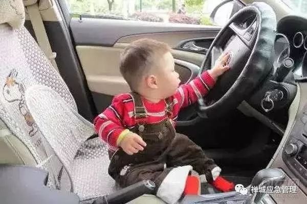 又一孩童被忘校車內身亡 !孩子這樣自救最靠譜 又一孩童被忘校車內身亡 !孩子這樣自救最靠譜