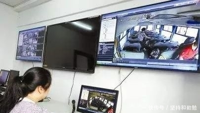 再也不用擔心孩子被遺留在校車里了！這個縣的校車將全程監控