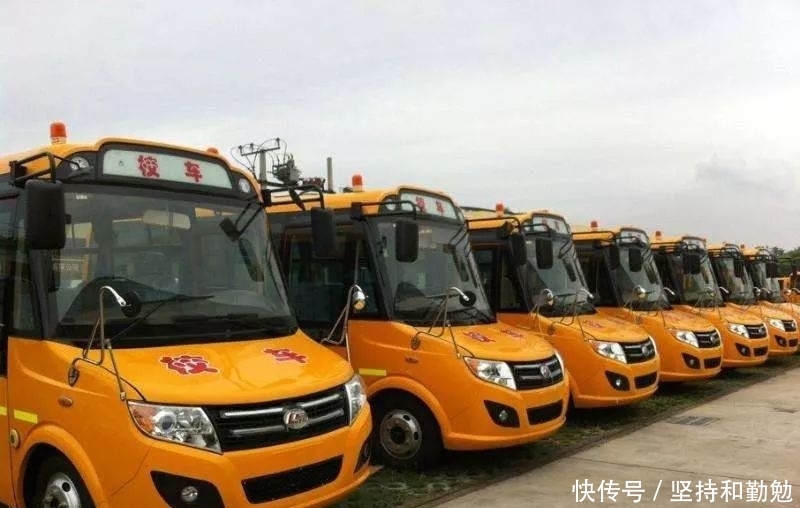 再也不用擔心孩子被遺留在校車里了！這個縣的校車將全程監控