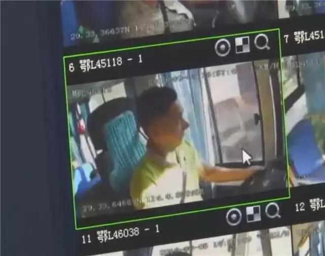 機(jī)智！湖北崇陽投用智慧校車：孩子遺忘在車上會(huì)自動(dòng)報(bào)警