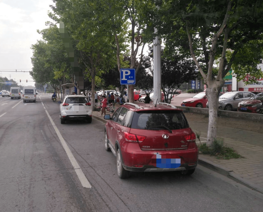 校車?？俊耙晃浑y求”！記者現(xiàn)場實(shí)拍！