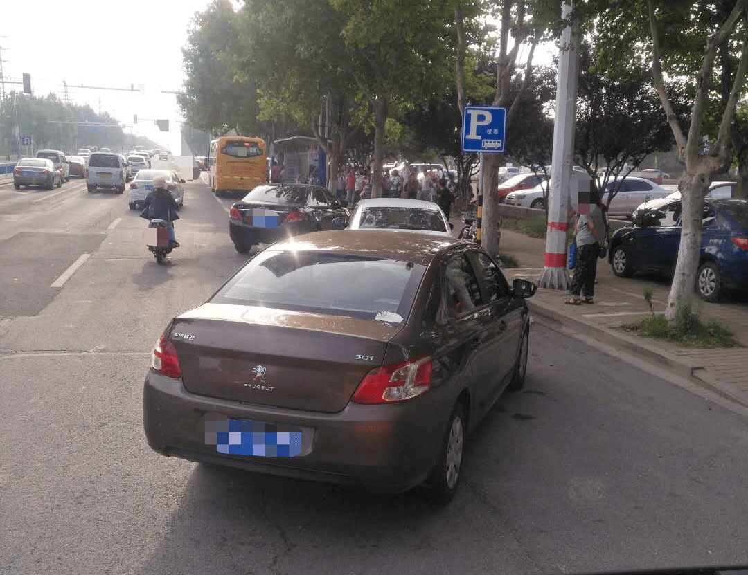 校車?？俊耙晃浑y求”！記者現(xiàn)場實(shí)拍！