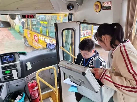 邵陽縣塘渡口鎮(zhèn)開展校車安全專項(xiàng)整治行動(dòng)