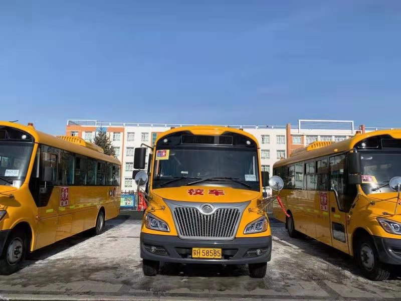 內蒙古錫林浩特：12條定制專線開通，這些小學、幼兒園校車“上崗”了