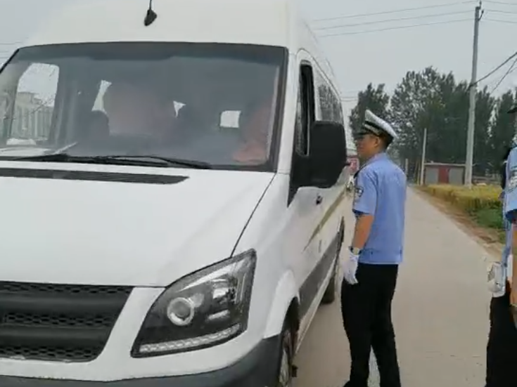 報廢“黑校車”嚴重超員接送幼兒 任丘一幼兒園負責人和駕駛人雙雙入刑！