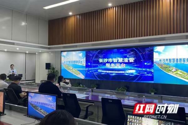 治頑記丨北斗系統巡校車、“一車一碼”查渣土車，科技助力長沙治頑