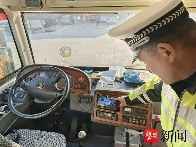 新學年在即，鎮江丹徒65輛校車接受“體檢”