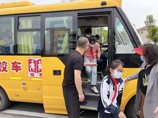 孩子下校車后發生意外誰來負責？