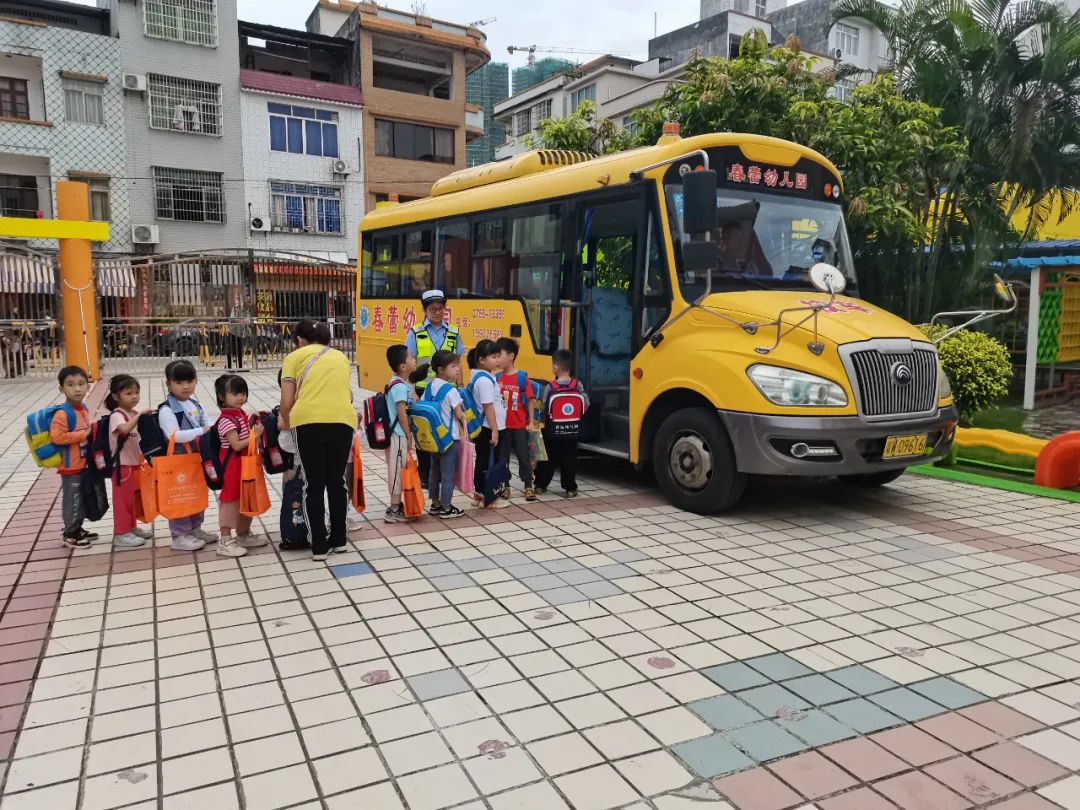 云浮交警專項檢查校車126輛，切實護航師生出行安全