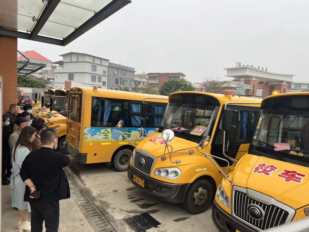 強化校車安全“大檢查”，擰緊校車出行“安全閥”