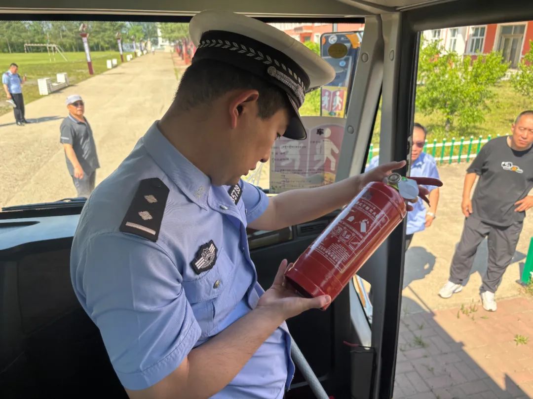 多部門聯(lián)動(dòng)筑牢校車安全防線