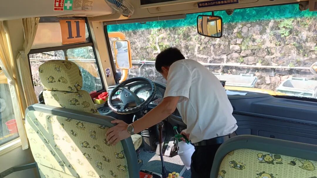 開(kāi)學(xué)倒計(jì)時(shí)！三水運(yùn)發(fā)開(kāi)展校車安全檢查，護(hù)航學(xué)生平安“上學(xué)路”