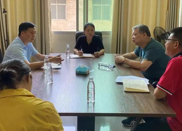 雙牌：副縣長石婧調(diào)研校車安全工作