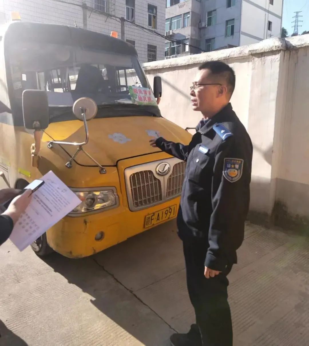 資溪交警開(kāi)展冬季校車(chē)安全大檢查