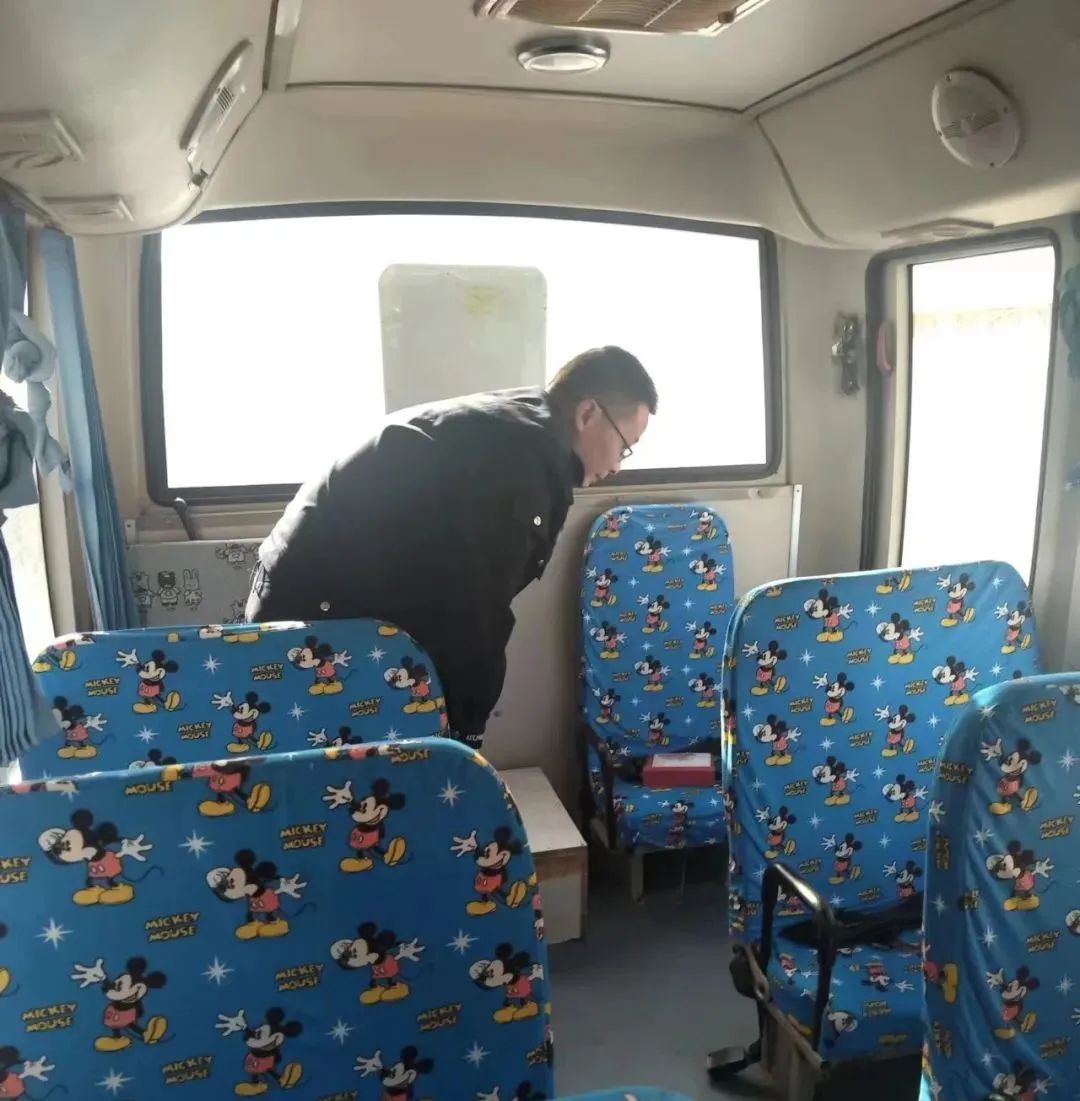 資溪交警開(kāi)展冬季校車(chē)安全大檢查