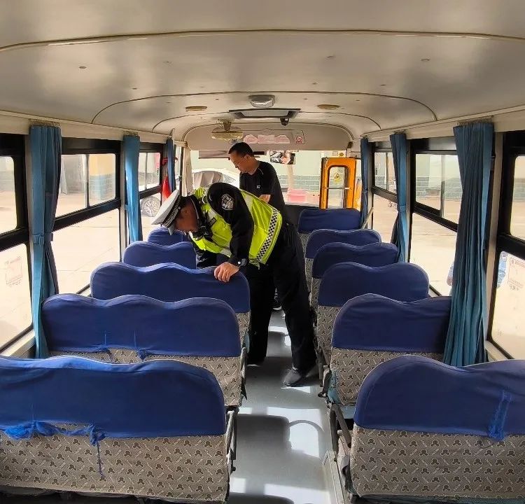 強化校車安全“大檢查”，擰緊校車出行“安全閥”