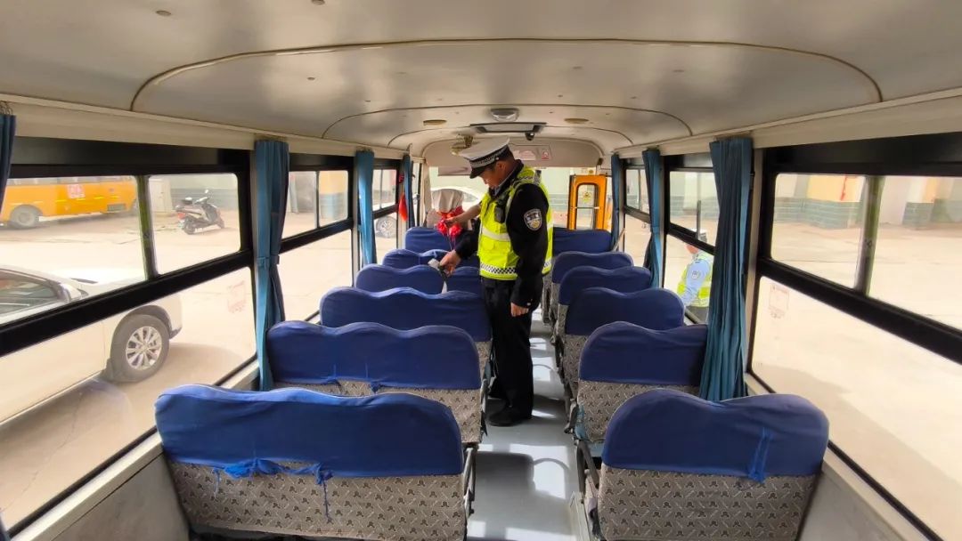 強化校車安全“大檢查”，擰緊校車出行“安全閥”