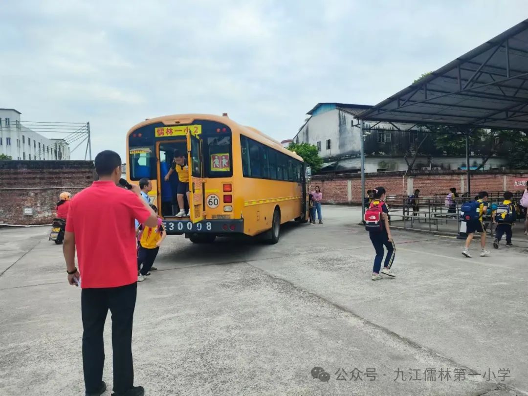 【陽光校園 活力一小】校車安全演練，為學生保駕護航