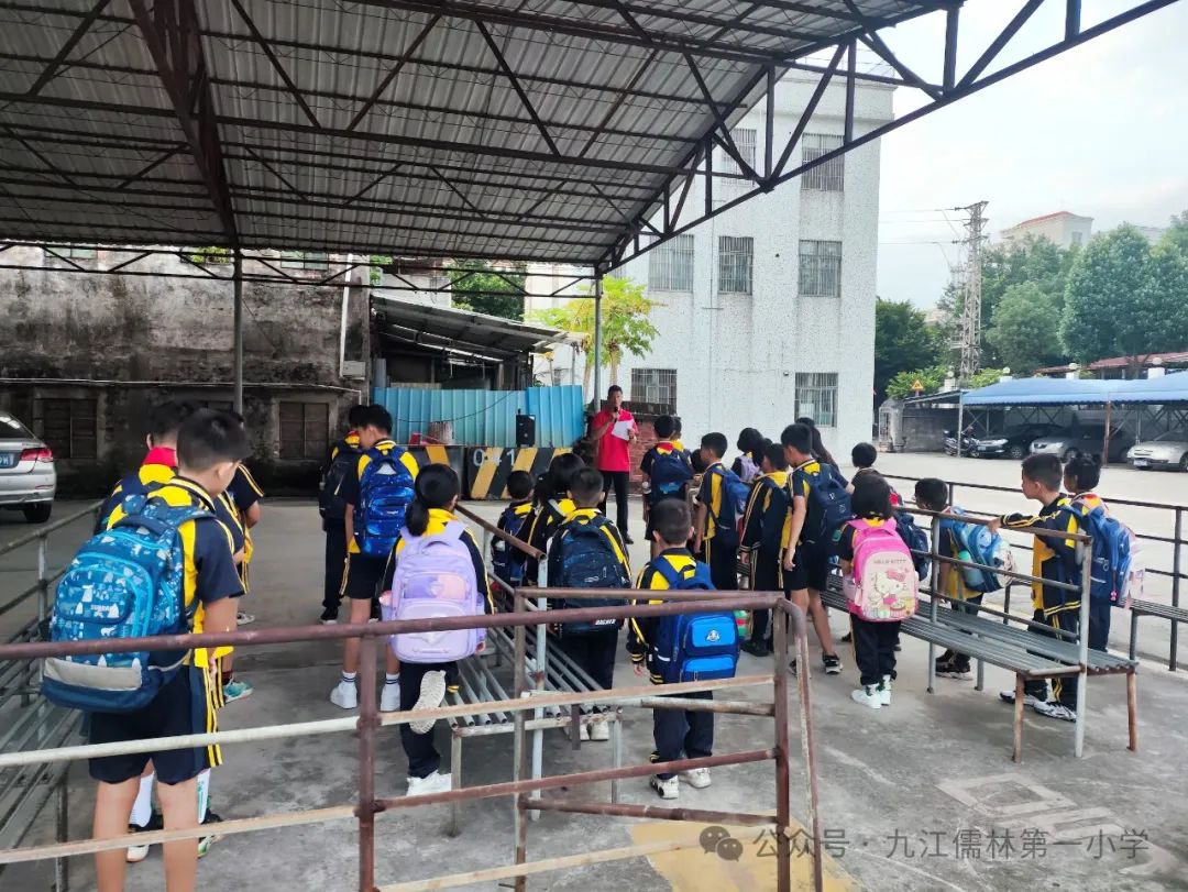 【陽光校園 活力一小】校車安全演練，為學生保駕護航