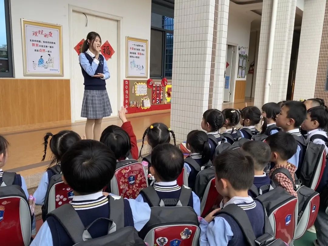 【校車安全】平安乘車，為愛護航——成田實驗幼兒園校車安全應(yīng)急演練