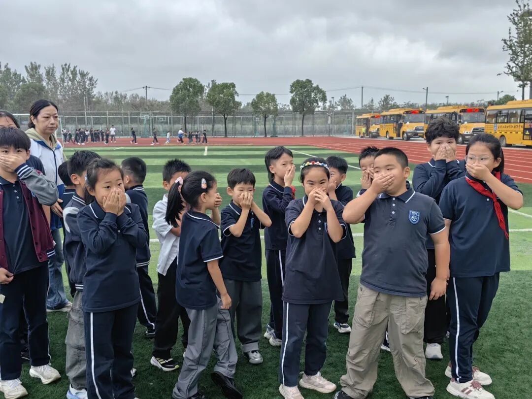 校車演練丨生命無彩排,防患于未然 校車演練丨生命無彩排,防患于未然