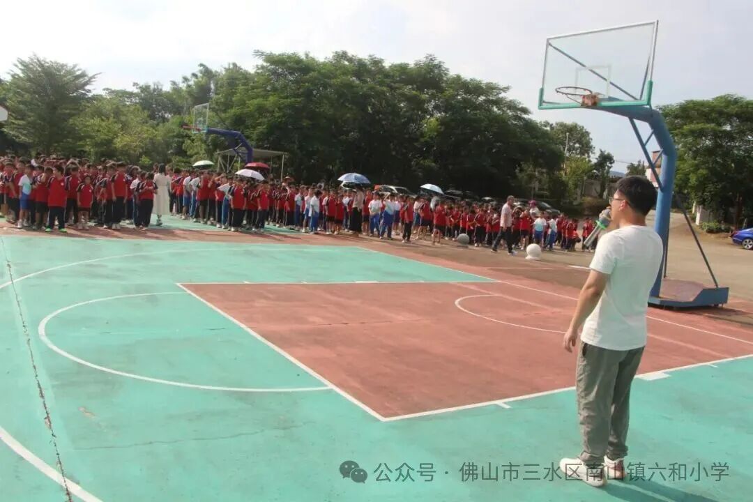 快樂乘車,安全同行——南山鎮六和小學2025—2026學年校車消防逃生演練 bj.96weixin.com