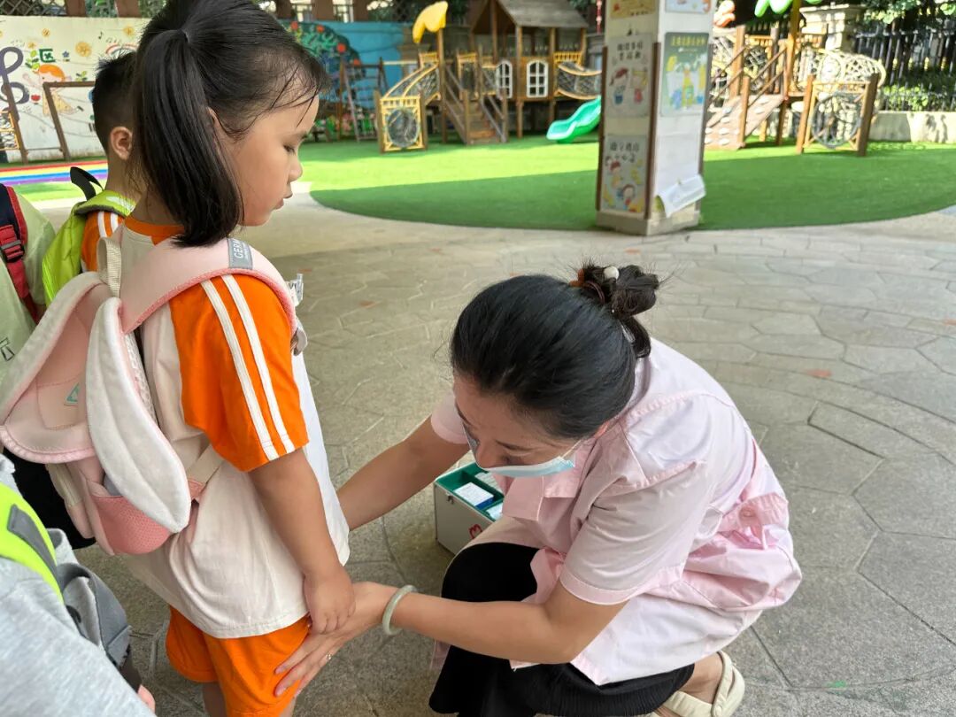 【平安校園】為愛護(hù)航,平安校車伴我行 ——石獅市恩啟頓幼兒園校車應(yīng)急疏散演練 【平安校園】為愛護(hù)航,平安校車伴我行 ——石獅市恩啟頓幼兒園校車應(yīng)急疏散演練
