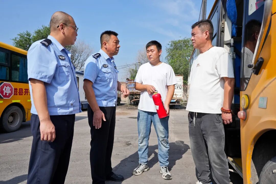 邯鄲冀南新區(qū) | 開展幼兒園校車應(yīng)急演練 筑牢校園安全防線 邯鄲冀南新區(qū) | 開展幼兒園校車應(yīng)急演練 筑牢校園安全防線
