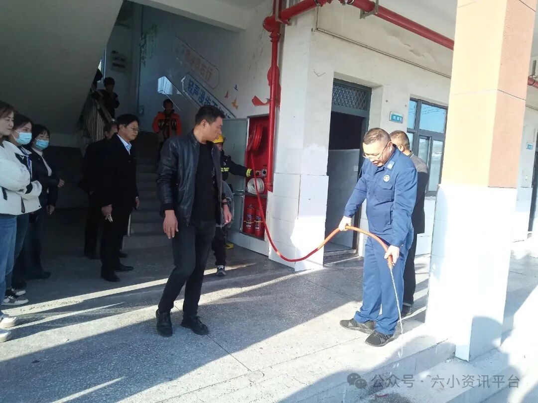 多方聯動，共保安全-------六套中心小學開展校車消防培訓與疏散演練