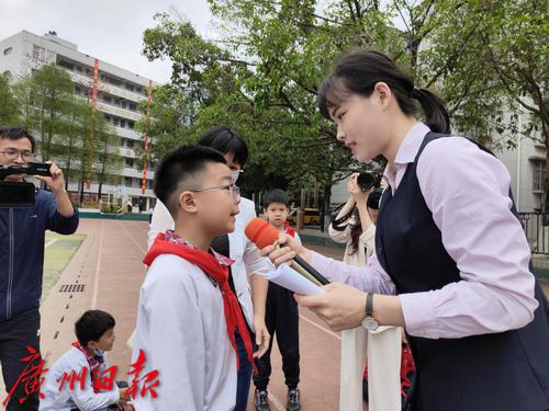 應(yīng)急演練進(jìn)校園 共筑校車安全墻