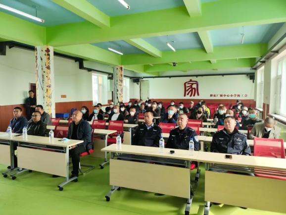 春季守護行動 | 昌邑交巡警聯合區教育局對校車進行安全大檢查