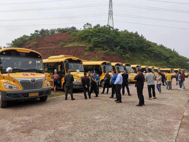 守校車管理底線，護學生生命安全