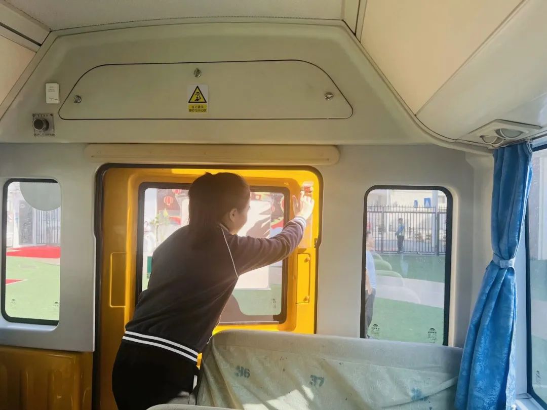 為愛護航，平安校車伴我行 ——方點圓幼兒園校車安全演練
