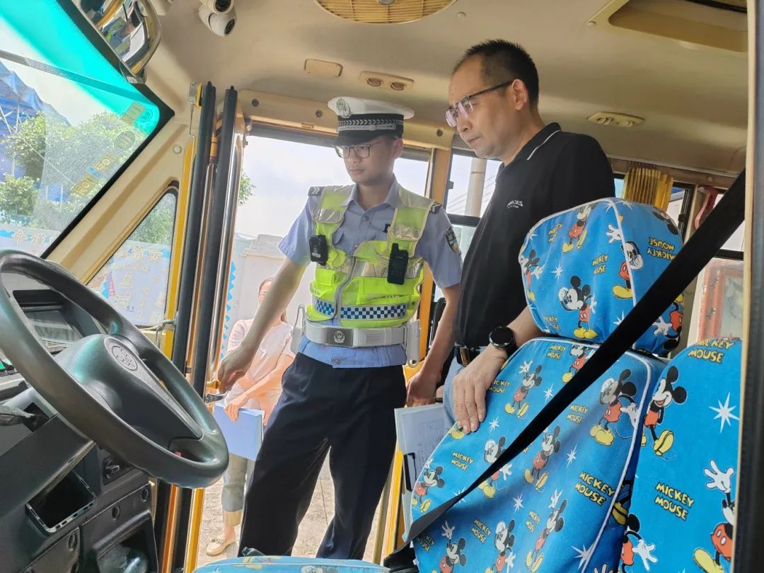 為校車“做體檢”！通挽鎮聯合多部門開展校車安全大檢查