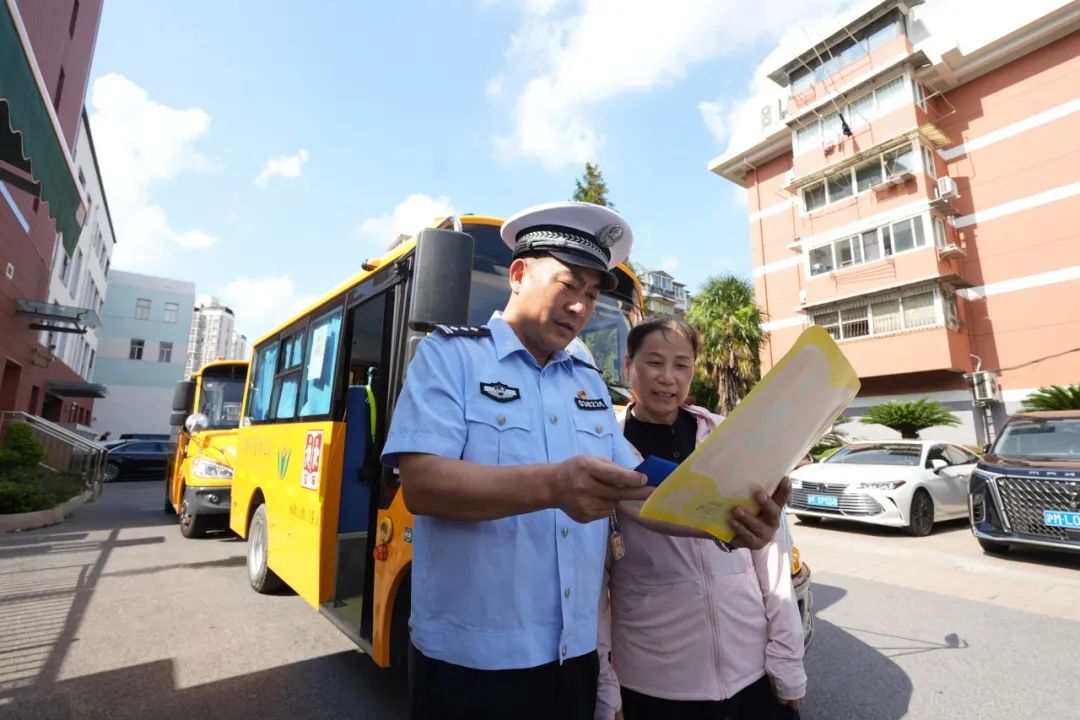 安全感拉滿的校車，看蜀黍如何“穩穩”拿捏！