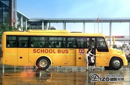 新校車標(biāo)準(zhǔn)之爭落幕 有望三月正式實(shí)施
