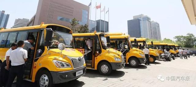 從快速崛起到大幅萎縮，校車要怎樣重回好時光？