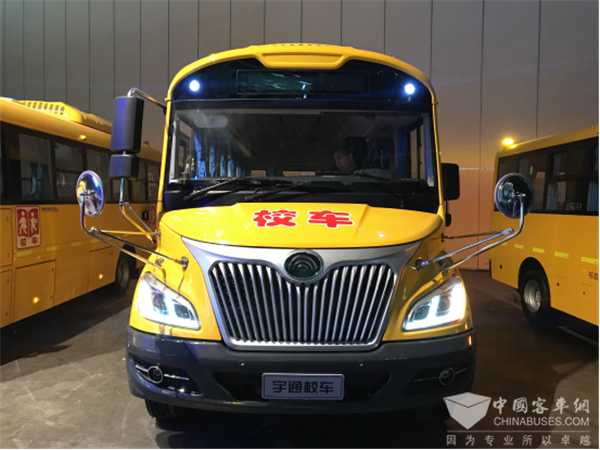 為學(xué)童撐起安全保護(hù)傘 宇通第三代校車(chē)為愛(ài)出發(fā)
