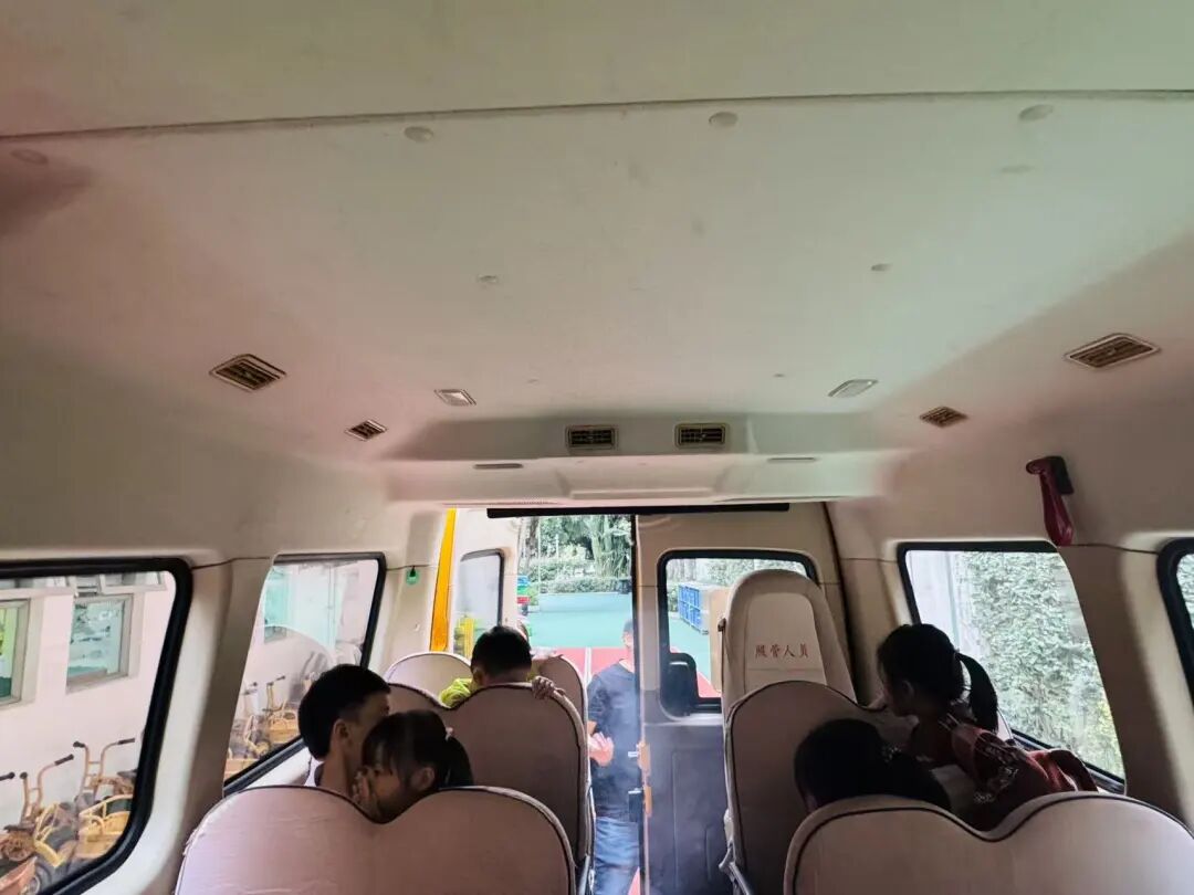 【校園快訊】安全常識我知道——校車疏散演練 【校園快訊】安全常識我知道——校車疏散演練