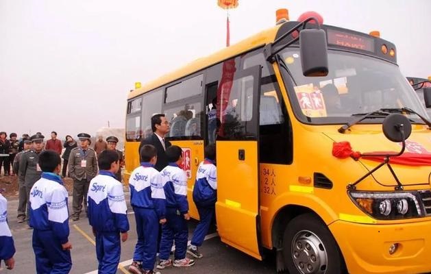 校車發(fā)展中所面臨的財(cái)政問(wèn)題
