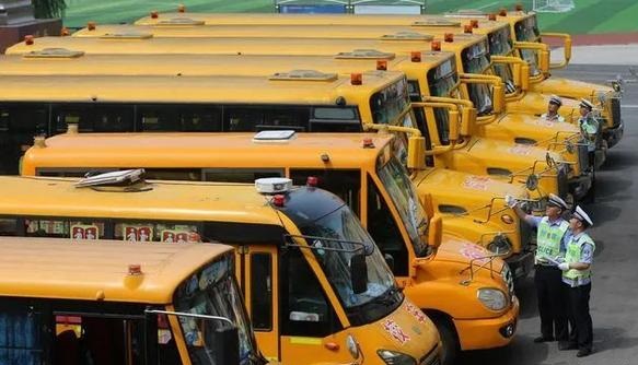 校車發(fā)展中所面臨的財(cái)政問(wèn)題
